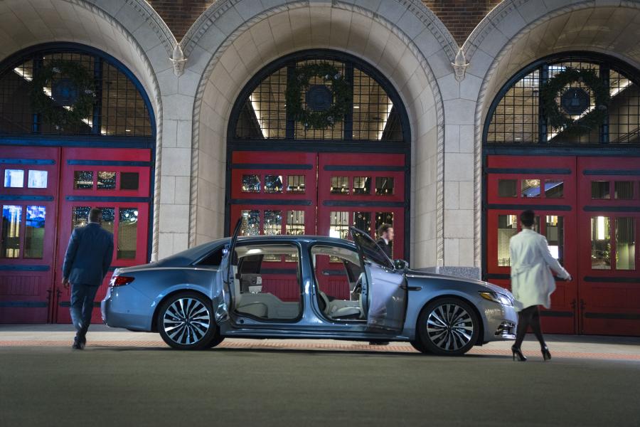  Lincoln Continental 80th Anniversary Coach Door Edition 2019 года  (фото 54 из 54)